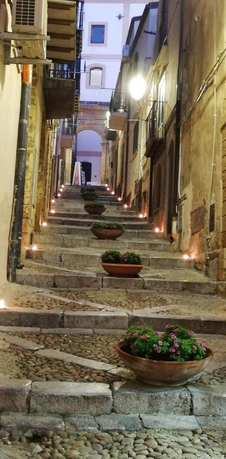 צ'פאלו Familyholidays La Finestra Di Fronte מראה חיצוני תמונה